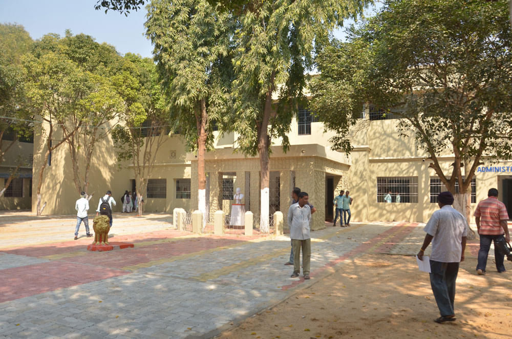 Bhadrak Autonomous College Academic Building photo 9